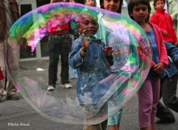 Enfant et bulle